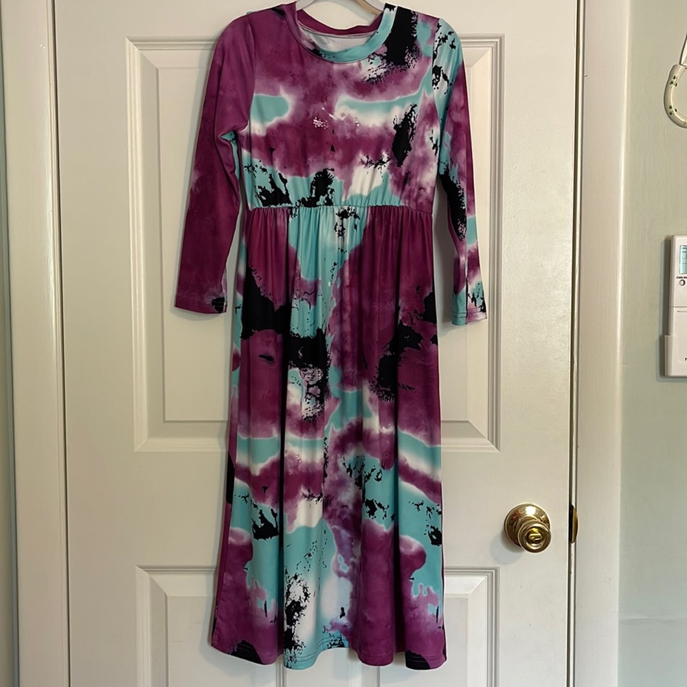 Long sleeve, floor length, cotton dress. Size small